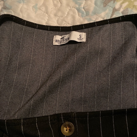 Hollister crop  top - Picture 3 of 3